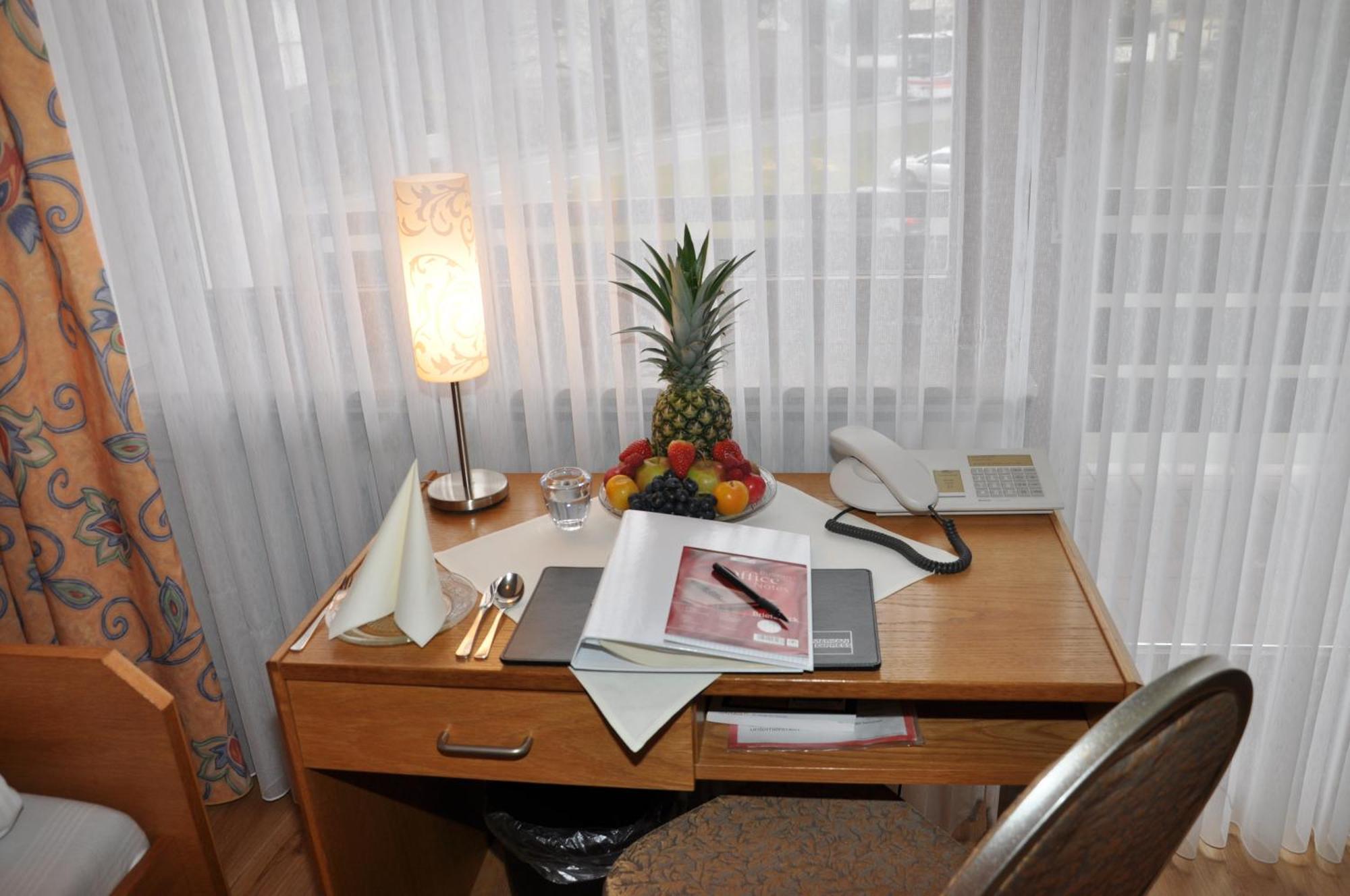 Hotel-Restaurant Sonnenhof Veitsrodt Room photo